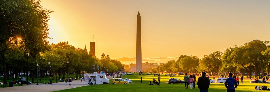 Das Washington Monument in der warmen Abendsonne